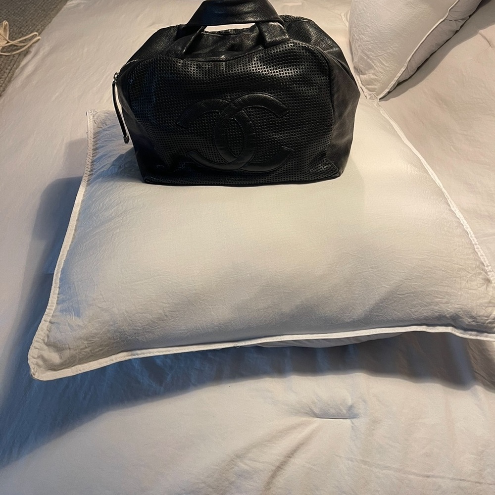 Authentic CHANEL black leather bowler bag-2004 vintage